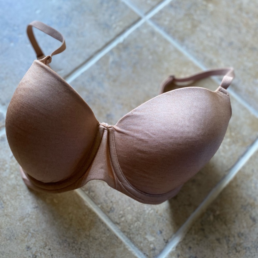 Adore Me - Tan underwire bra with adjustable straps, Size: 32G